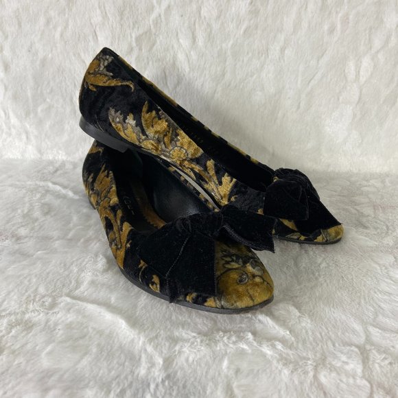 Casadei Ballet flat velvet with black bow on top gold green made in italy